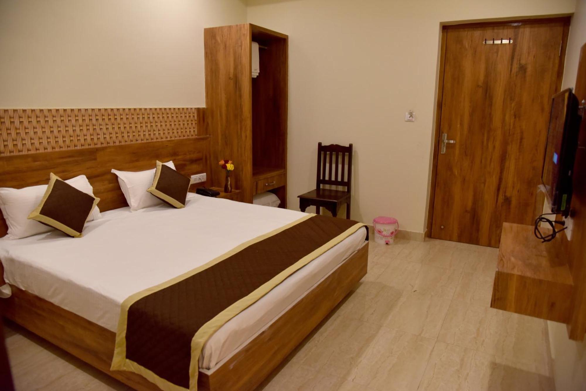 S R Plaza At Delhi Airport Hotel นิวเดลี ภายนอก รูปภาพ