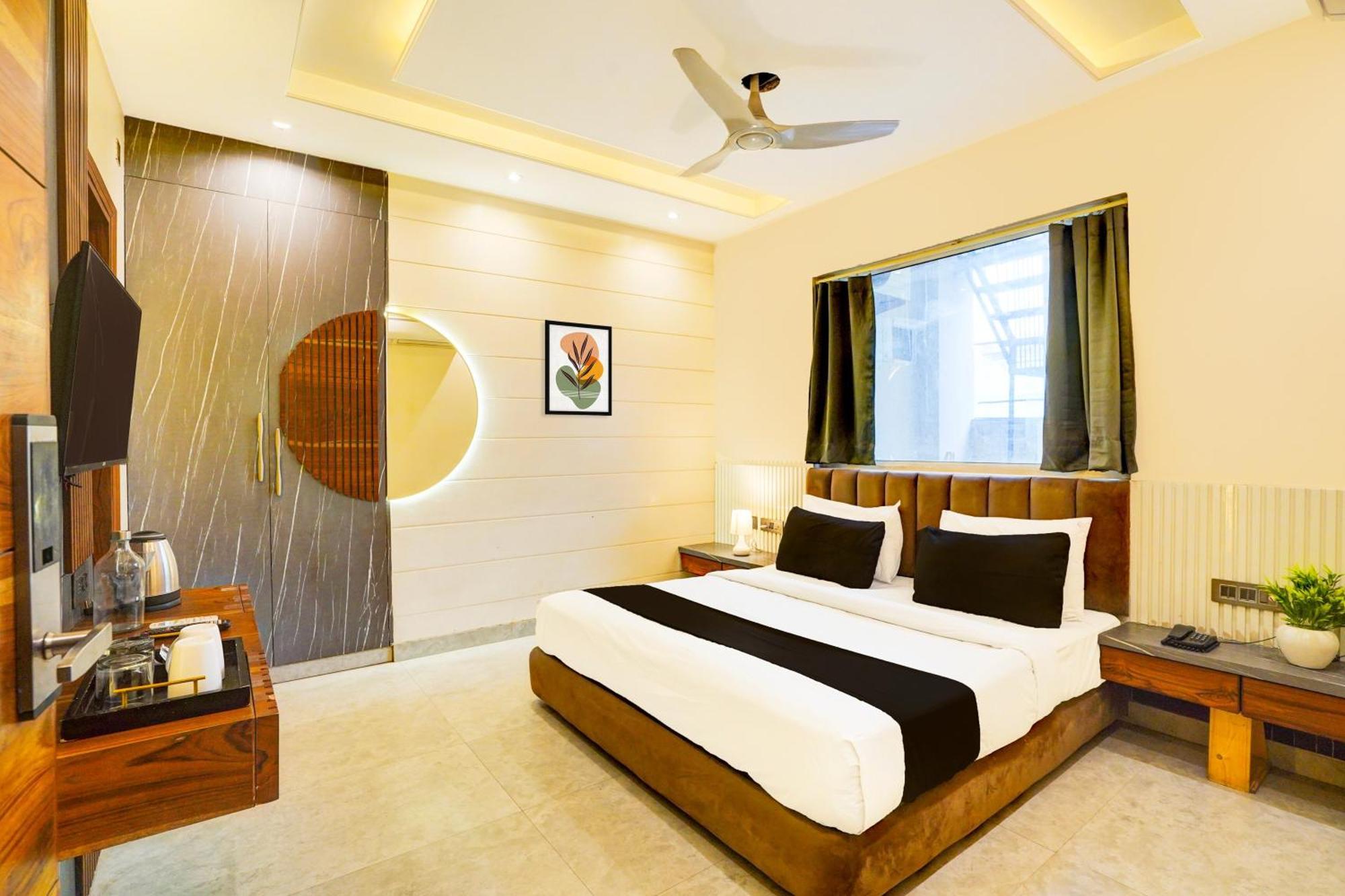 S R Plaza At Delhi Airport Hotel นิวเดลี ภายนอก รูปภาพ