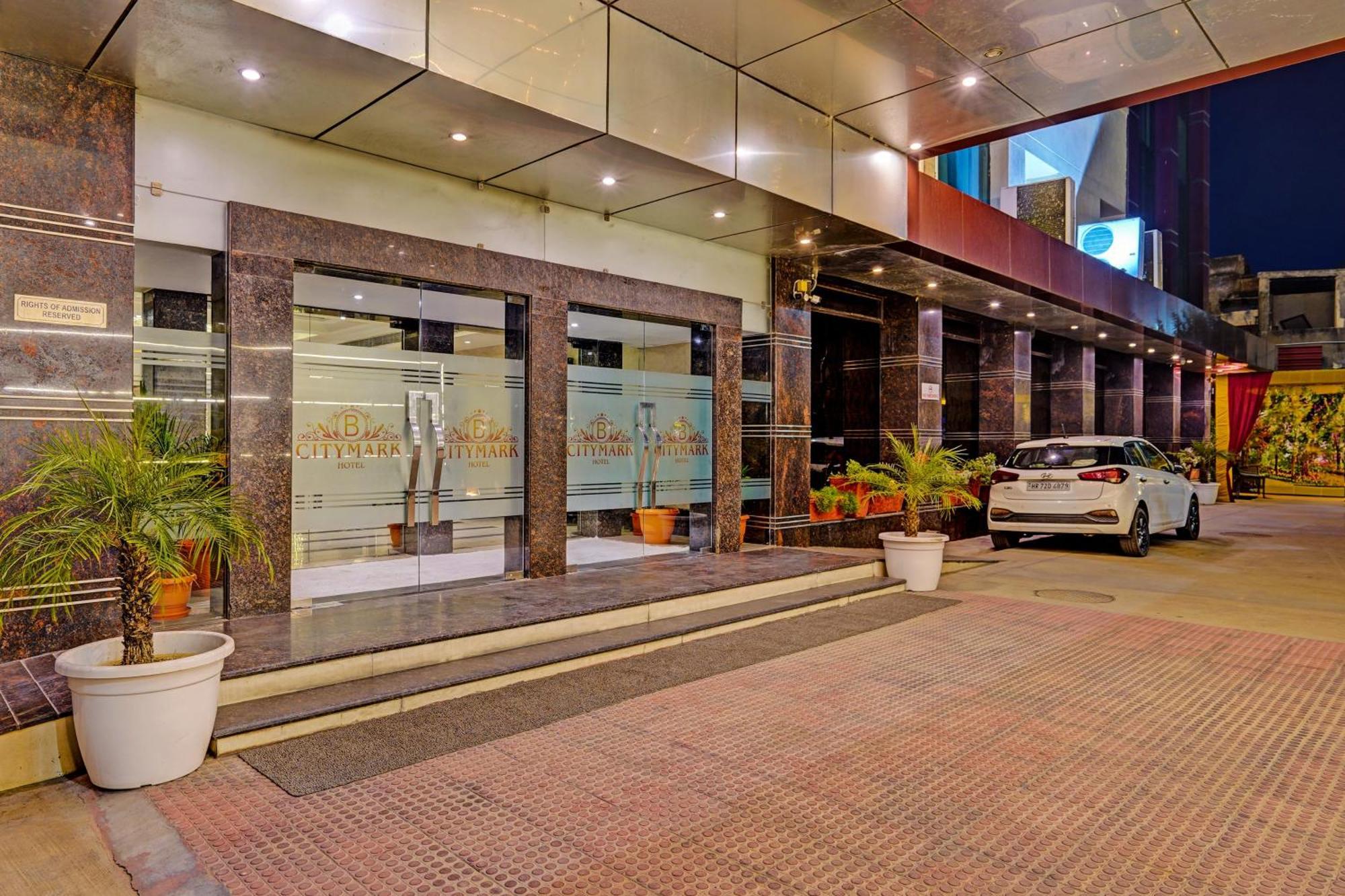 S R Plaza At Delhi Airport Hotel นิวเดลี ภายนอก รูปภาพ